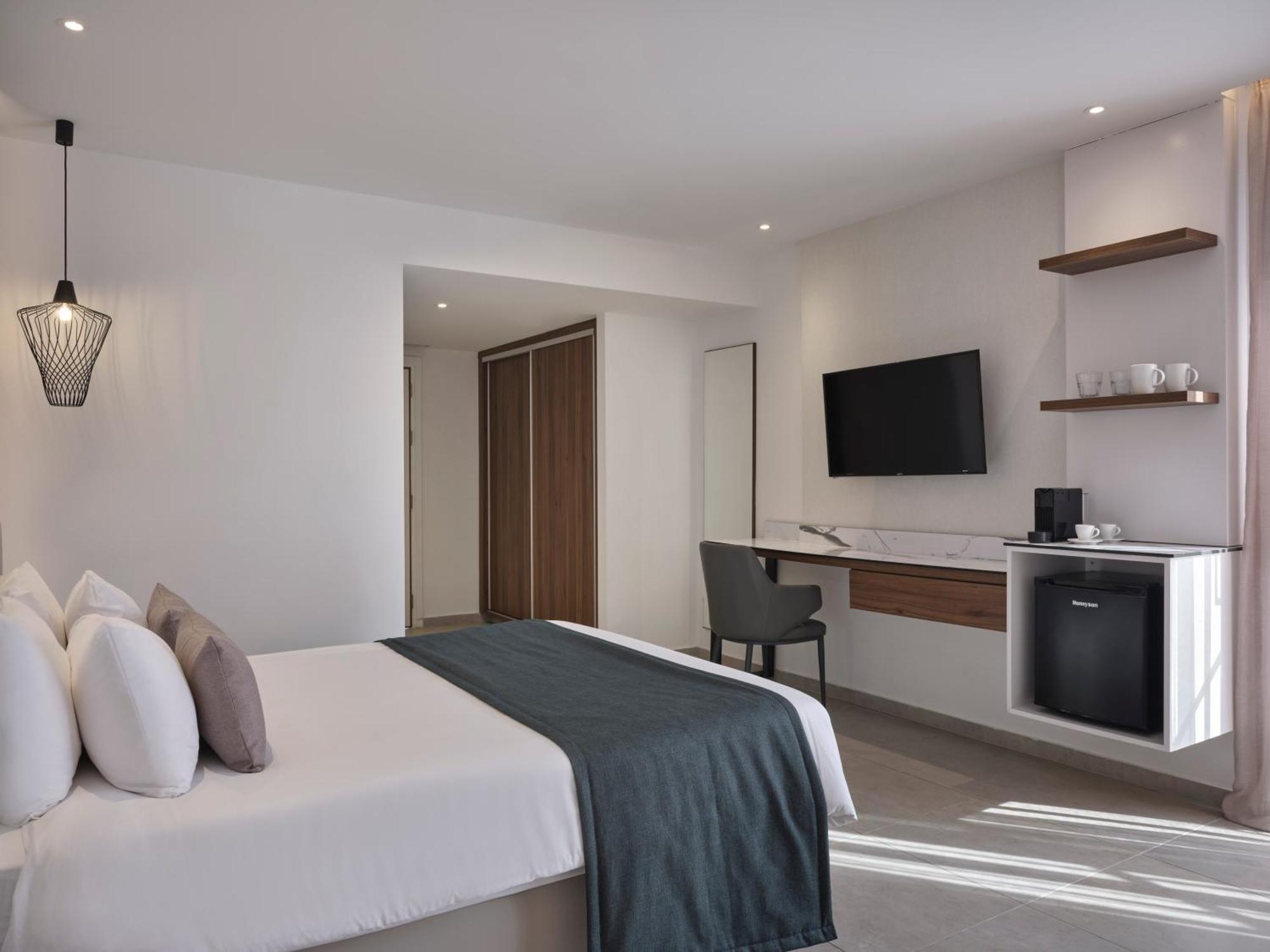 Atlantica Sungarden Park Hotel Ayia Napa Bagian luar foto